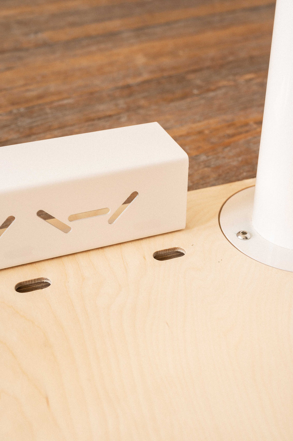 Cable Management Bar semi exact